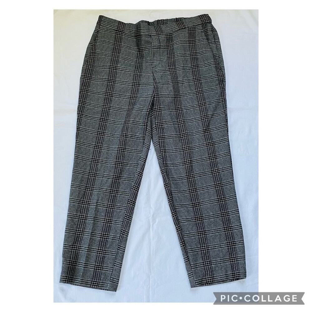 Old Navy Mid Rise Plaid Pull On Ankle Pants - Picture 2 of 8